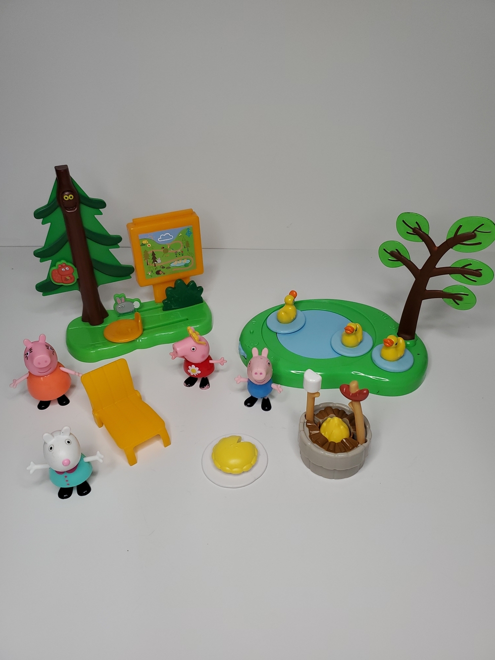 Peppa Pig Peppa's Adventures Picnic Camping Duck Pond